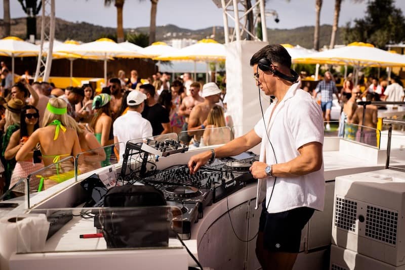 Ibiza & House/Dance DJ (Including Disco)